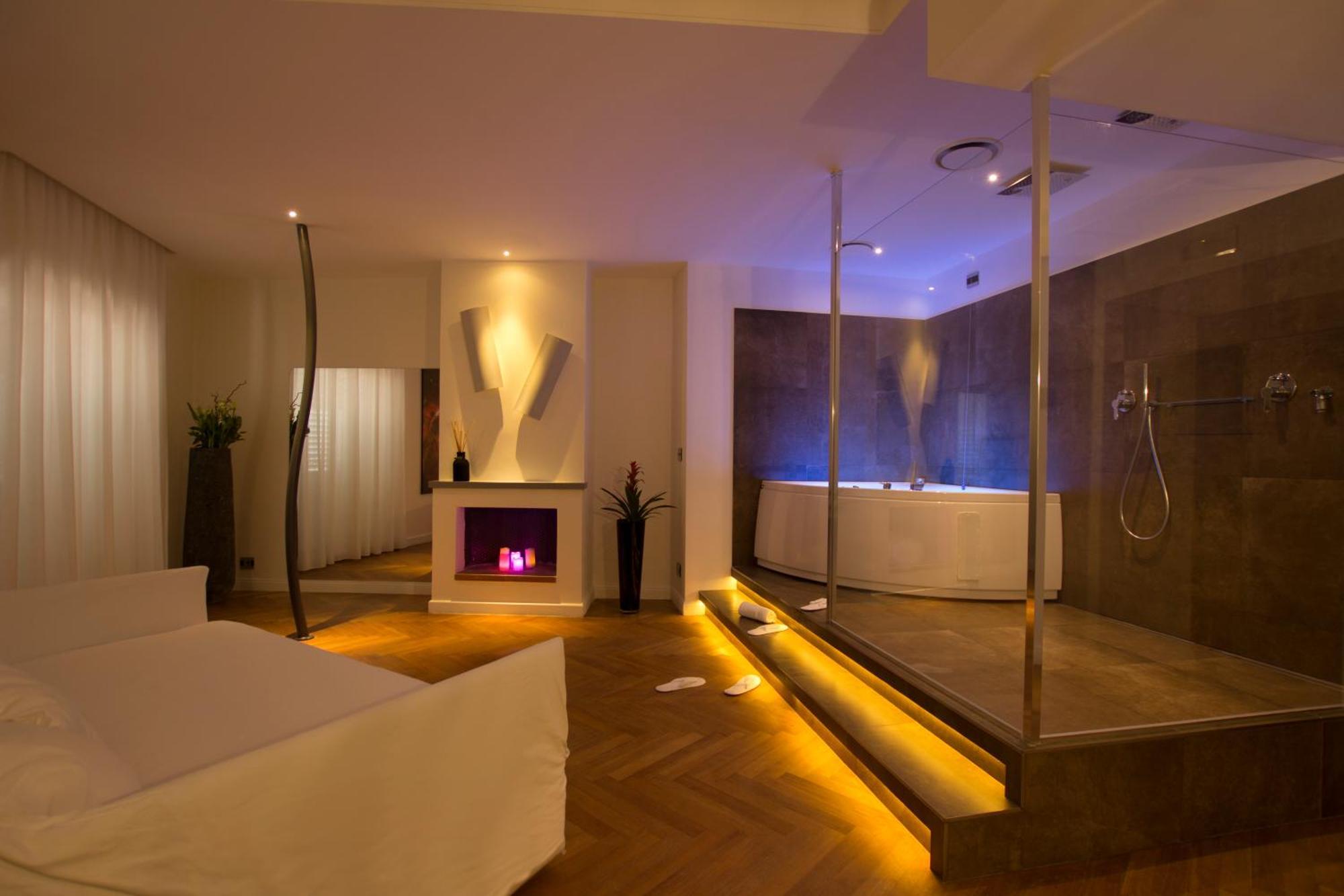 Royal Suite (2 Adults),1274712019:JPEG